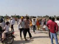 Video - वृंदावनमध्ये मोठी दुर्घटना! यमुनेत भाविकांची बोट उलटली; ६ जणांचा मृत्यू, अनेक जण बेपत्ता - Marathi News | major tragedy in mathura over 30 people missing after boat capsizes | Latest national News at Lokmat.com Video - वृंदावनमध्ये मोठी दुर्घटना! यमुनेत भाविकांची बोट उलटली; ६ जणांचा मृत्यू, अनेक जण बेपत्ता - Marathi News | major tragedy in mathura over 30 people missing after boat capsizes | Latest national News at Lokmat.com