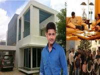 SEE PICS : या अलिशान घरात राहतो महेश बाबू,महालापेक्षाही आहे सुंदर - Marathi News | south superstar mahesh babu and namrata shirodkar house is super luxurious | Latest filmy Photos at Lokmat.com