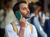 भारताने चीनला टाकले मागे, जगातील सर्वाधिक मोबाईल युजर्संचा देश - Marathi News | India overtakes China as the country with the highest number of mobile users in the world with 5G and 4G subscription | Latest business Photos at Lokmat.com