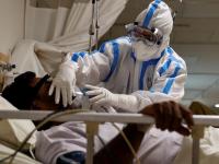 CoronaVirus News: महाराष्ट्रातील कोरोनाचा कहर केव्हा थांबणार?; दिलासादायक माहिती समोर - Marathi News | CoronaVirus News number of new corona cases in maharashtra will decrease in 5 to 10 days says health ministry officials | Latest maharashtra Photos at Lokmat.com