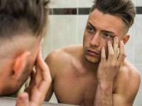 पुरुषांसाठी डार्क सर्कल दूर करण्याच्या खास घरगुती टिप्स! - Marathi News | Home remedies for men to get rid of dark circles under the eyes | Latest beauty Photos at Lokmat.com