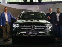 Mercedes-Benz ची स्वस्त एसयुव्ही लाँच; किंमत 52.75 लाखांपासून सुरू - Marathi News | Mercedes-Benz Launches Cheap SUV; Price starting at 52.75 lakhs | Latest auto Photos at Lokmat.com