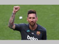 100 कोटींचे जेट, नो फ्लाय झोनमध्ये बंगला अन्...Lionel Messi जगतो आलिशान लाईफ... - Marathi News | 100 crore jet, bungalow in no fly zone and...Lionel Messi lives a luxurious life... | Latest other-sports Photos at Lokmat.com