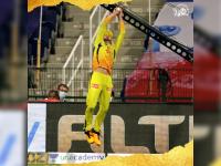 IPL 2020 MI vs CSK Latest News : मुंबई इंडियन्स इथे गमावली सामन्यावरील पकड; डू प्लेसिसचे झेल ठरले टर्निंग पॉईंट - Marathi News | IPL 2020 MI vs CSK Latest News : Excellent come back from CSK bowlers, Du plessis superb catch turn the match | Latest cricket Photos at Lokmat.com