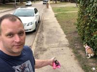 'याने' ७ फोटोंमधून दाखवून दिलंय लेडी पार्टनरला खूश कसं ठेवायचं! - Marathi News | This guy poses for sexy shots for his lady and it goes viral on social media | Latest social-viral Photos at Lokmat.com