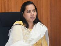 लाडक्या बहिणींना ‘योग्यवेळी’ २१०० रुपये; विरोधकांकडून अदिती तटकरे यांची कोंडी, उपमुख्यमंत्री एकनाथ शिंदेंनी किल्ला लढविला - Marathi News | Rs 2100 to beloved sisters 'at the right time'; Aditi Tatkare's dilemma from the opposition, Deputy Chief Minister Eknath Shinde fought the fort | Latest nagpur News at Lokmat.com लाडक्या बहिणींना ‘योग्यवेळी’ २१०० रुपये; विरोधकांकडून अदिती तटकरे यांची कोंडी, उपमुख्यमंत्री एकनाथ शिंदेंनी किल्ला लढविला - Marathi News | Rs 2100 to beloved sisters 'at the right time'; Aditi Tatkare's dilemma from the opposition, Deputy Chief Minister Eknath Shinde fought the fort | Latest nagpur News at Lokmat.com