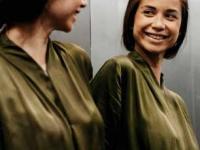 काय सांगता? फक्त स्वत:ला पाहण्यासाठी नाही तर 'या' कारणांसाठी लिफ्टमध्ये असतो आरसा - Marathi News | mirror in lift psychology why do lift have mirror real reason behind this | Latest sakhi News at Lokmat.com