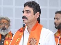 "ज्यांनी तुम्हाला हिंदुत्व शिकवलं त्या बाळासाहेबांच्या कुटुंबाला..."; बाळा नांदगावकरांचा टोला - Marathi News | MNS leader Bala Nandgaonkar criticizes BJP and Eknath Shinde over the issue of Hindutva | Latest maharashtra News at Lokmat.com "ज्यांनी तुम्हाला हिंदुत्व शिकवलं त्या बाळासाहेबांच्या कुटुंबाला..."; बाळा नांदगावकरांचा टोला - Marathi News | MNS leader Bala Nandgaonkar criticizes BJP and Eknath Shinde over the issue of Hindutva | Latest maharashtra News at Lokmat.com