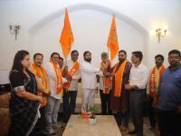 मनसेला मुंबईत मोठा धक्का! प्रभारी, पदाधिकारी, शाखाध्यक्षांचा जय महाराष्ट्र; शिंदेसेनेत सामील - Marathi News | bmc election 2026 big blow to mns in mumbai party in charge office bearers left raj thackeray and join shiv sena shinde group | Latest mumbai News at Lokmat.com