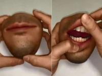 अबब! बाजारात आली तोंडाच्या आकाराची पर्स - Marathi News | The mouthpiece purse was in the market | Latest jarahatke Photos at Lokmat.com