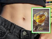 थंडी सुरु झाली...! रात्री झोपण्यापूर्वी बेंबीमध्ये या तेलाचे दोन थेंब टाका, मिळतील ७ आरोग्यदायी फायदे... - Marathi News | In winter, add two drops of mustard oil to your palm before going to bed at night, you will get 7 health benefits | Latest health Photos at Lokmat.com