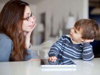 आईनं लहानपणी केलेल्या 'या' सूचना, आठवणीत आहेत का? - Marathi News | your mom told you these things when you were kid do you remember | Latest relationship Photos at Lokmat.com