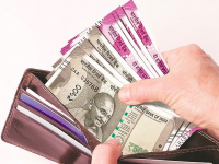 Money: पैशांची अचानक गरज लागल्यास काय कराल? हे आहेत पर्याय - Marathi News | Money: What to do if you need money suddenly? Here are the options | Latest business Photos at Lokmat.com