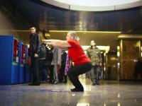 एक असा देश जिथे मेट्रो प्रवास मोफत, पण करावं लागणार फक्त 'हे' काम - Marathi News | A country where metro travel is free, but only this work is required | Latest social-viral Photos at Lokmat.com