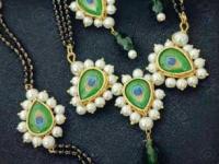 मंगळसूत्र दिसेल एकदम युनिक! मोती मंगळसूत्राच्या १० ट्रेंडी डिझाईन्स पाहून पडाल प्रेमात - सोन्याच्या दागिन्यांपेक्षा सुरेख... - Marathi News | Moti Design Mangalsutra Pattern moti mangalsutra pattern pearl mangalsutra latest designs | Latest sakhi Photos at Lokmat.com