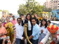 सुवर्ण कन्या मधुरिका पाटकरचे सासरी थाटात स्वागत - Marathi News | Welcome to gold girl Madhurika Patkar's Sasri Thatta | Latest mumbai Photos at Lokmat.com