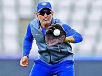 ICCच्या 'त्या' निर्णयामुळे महेंद्रसिंग धोनीसह 7 दिग्गज खेळू शकणार नाहीत वर्ल्ड कप! - Marathi News | After the ICC's 'that' decision, 7 veterans will not be able to play in the World Cup including MS Dhoni! | Latest cricket Photos at Lokmat.com