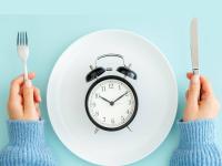 Health Tips: मन आणि शरीर स्वस्थ ठेवण्यासाठी दररोज १६ तासांचा उपास करा; जाणून घ्या योग्य पद्धत! - Marathi News | Health Tips: Fast for 16 hours daily to keep mind and body healthy; Learn the correct method! | Latest bhakti Photos at Lokmat.com