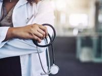 एका MBBS डॉक्टरचा पगार किती असतो?; खासगी की सरकारी, जास्त कमाई कुठे.... - Marathi News | What is the salary of an MBBS doctor?, private or govt, where earns more.... | Latest education Photos at Lokmat.com