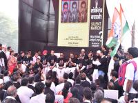 मुंबई काँग्रेसतर्फे “मूक प्रदर्शन” चे आयोजन - Marathi News | Organizing "Silent Exhibit" by Mumbai Congress | Latest mumbai Photos at Lokmat.com