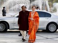 कंपनीतील अधिकाऱ्यांपेक्षाही जास्त आहे मुकेश अंबानींच्या ड्रायव्हरची कमाई! माहीत आहे किती? जाणून थक्क व्हाल - Marathi News | Know about the mukesh ambani driver salary and annual income You will be surprised | Latest business Photos at Lokmat.com