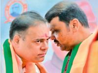 नातेवाईकांसाठी दिग्गजांची ‘लॉबिंग’; मुंबईच्या रिंगणात कोणाचे नशीब उजळणार? - Marathi News | 'Lobbying' of stalwarts for relatives; Whose fortune will shine in the Mumbai arena? | Latest mumbai News at Lokmat.com