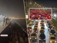 मुंबई: कोस्टल रोड प्रवेशद्वारावर अचानक लागली भीषण आग; वाहनांच्या लांब रांगा, प्रवाशांचे हाल - Marathi News | mumbai coastal road fire breaks out due to electrical short circuit northbound traffic diverted see details | Latest mumbai News at Lokmat.com मुंबई: कोस्टल रोड प्रवेशद्वारावर अचानक लागली भीषण आग; वाहनांच्या लांब रांगा, प्रवाशांचे हाल - Marathi News | mumbai coastal road fire breaks out due to electrical short circuit northbound traffic diverted see details | Latest mumbai News at Lokmat.com