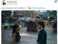 #MumbaiRains : मुंबईत मुसळधार पावसाचा तर सोशल मीडियात मजेदार मीम्सचा धुमाकूळ! - Marathi News | Mumbai Rains Memes : Social media is flooded with hilarious monsoon memes as rains lash Mumbai | Latest social-viral Photos at Lokmat.com