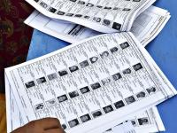 मुंबईत ४.३३ लाख दुबार मतदार, महापालिकेची कबुली; म्हणाले, नावे काढण्याचा अधिकार आम्हाला नाही - Marathi News | 4.33 lakh double voters in Mumbai, BMC Information; said, we do not have the right to remove names | Latest mumbai News at Lokmat.com मुंबईत ४.३३ लाख दुबार मतदार, महापालिकेची कबुली; म्हणाले, नावे काढण्याचा अधिकार आम्हाला नाही - Marathi News | 4.33 lakh double voters in Mumbai, BMC Information; said, we do not have the right to remove names | Latest mumbai News at Lokmat.com