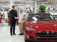 ...तरच मागणी मान्य होऊ शकेल; मोदी सरकारने Tesla समोर ठेवली ‘ही’ अट! - Marathi News | centre govt says tesla will get import duty exemption if they ready to invest in india | Latest tech Photos at Lokmat.com