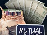 FD पेक्षा अधिक रिटर्न, रिस्कही कमी! 'याला' म्युच्युअल फंडाचं सेफ झोन म्हणतात, तुमच्यासाठी योग्य आहे का? - Marathi News | Higher returns than FD lower risk this is called the safe zone of mutual funds is it right for you | Latest business Photos at Lokmat.com