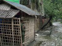 म्यानमारमधील वांशिक तणावामुळे विविध समुदायांचे जीवन विस्कळीत - Marathi News | The ethnic tension in Myanmar disrupts life of different communities | Latest international Photos at Lokmat.com