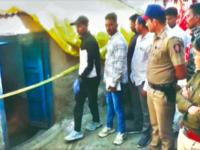 गरिबीमुळे आई-वडिलांचा गळफास; तर दोन तरुण मुलांची रेल्वेखाली आत्महत्या; हृदय पिळवटून टाकणारी नांदेड जिल्ह्यातील घटना - Marathi News | Parents hang themselves due to poverty; Two young boys commit suicide under a train; Heartbreaking incident in Nanded district | Latest maharashtra News at Lokmat.com