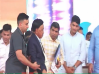 Narayan Rane: नारायण राणेंची प्रकृती बिघडली! भाषण सुरू असतानाच आली भोवळ, समर्थकांमध्ये चिंतेचं वातावरण - Marathi News | Shocking: Narayan Rane Suffers Dizziness at Krishi Mahotsav After Hinting at Political Retirement | Latest ratnagiri News at Lokmat.com