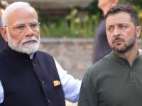गळाभेट घेतल्यानंतर युक्रेनचे राष्ट्रपती झेलेन्स्की यांनी मोदींना दाखवलं असं काही, दोन्ही नेते झाले भावूक - Marathi News | PM Narendra Modi In Ukraine: After the meeting, President of Ukraine Zelensky showed something to Modi, both the leaders became emotional | Latest international Photos at Lokmat.com