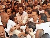 संपादकीय: कुऱ्हाड - झाडांवर, निष्ठेवरही! महाजनांची मुजोरी आता कार्यकर्त्यांवरही... - Marathi News | Editorial: The axe - on trees, on loyalty too! The moneylenders' money is now also on the workers... | Latest editorial News at Lokmat.com