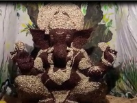 पाच हजार चिंचोक्यापासून साकारली गणपती बाप्पाची मूर्ती