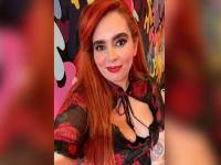 घर आहे की कलर पॅलेट? घराचे फोटो बघुन म्हणाल घरात होळी खेळलीय का?....पाहा Photos - Marathi News | woman turns her home very colorful looks like color pallet photos goes viral | Latest jarahatke Photos at Lokmat.com