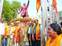 नागपूर नगरीत ९९ व्या अखिल भारतीय मराठी नाट्य संमेलनास नाट्यदिंडीने प्रारंभ - Marathi News | Begining of 99th All India Marathi Natya Sammelan in Nagpur City with Natya Dindi | Latest nagpur Photos at Lokmat.com