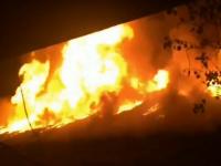 मुंबई : लोअर परळमध्ये पुन्हा अग्नितांडव ! नवरंग स्टुडिओ जळून खाक - Marathi News | fire broke out in navrang studio in mumbai | Latest mumbai Photos at Lokmat.com