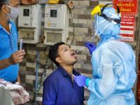 CoronaVirus News : लक्षणं नसलेल्या रुग्णांकडून कोरोना पसरतो का?; WHO ने दिली महत्त्वाची माहिती - Marathi News | CoronaVirus Marathi News who says corona spread asymptomatic people rare | Latest international Photos at Lokmat.com