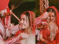 कुंकू लावतानापासून ते मंगळसूत्र घालण्यापर्यंत, बघा नेहाच्या लग्नाचे न पाहिलेले खास फोटो - Marathi News | Neha Kakkar Rohanpreet Singh wedding unseen photos sindoor daan and more | Latest filmy Photos at Lokmat.com