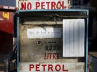 नेपाळमध्ये इंधनाचा हाहाकार! आठवड्यातून २ दिवस सुट्टी जाहीर; युद्धामुळे पुरवठा साखळी विस्कळीत! - Marathi News | Fuel crisis in Nepal! 2-day holiday declared in a week; Supply chain disrupted due to war! | Latest international News at Lokmat.com