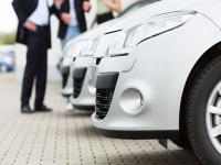 नव्या कारमध्ये हे फिचर्स आहेत का अवश्य पाहा... - Marathi News | New car must have these features ... | Latest auto Photos at Lokmat.com
