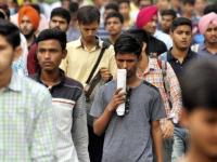 नोकरीचं नो टेन्शन! यंदाच्या वर्षात बड्या कंपन्यांमध्ये जम्बो भरती अन् मोठा पगारही - Marathi News | job recruitment and big salaries in big companies this year 2021 | Latest career Photos at Lokmat.com