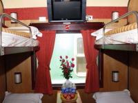 फर्स्ट क्लास AC पासून ते जनरलपर्यंत, रेल्वेमध्ये कोणकोणत्या पद्धतीचे डबे असतात माहित्येय? पाहा... - Marathi News | indian railway From First Class AC to General what kind of coaches are there in the train | Latest national Photos at Lokmat.com