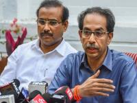 लॉकडाऊनबद्दल ठाकरे सरकार मोठा निर्णय घेण्याच्या तयारीत; आरोग्यमंत्र्यांचे स्पष्ट संकेत - Marathi News | Thackeray government might ease lockdown restrictions health minister rajesh tope gave indications | Latest maharashtra Photos at Lokmat.com