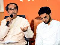 उद्धव ठाकरे मोठा निर्णय घेणार? खास शिलेदाराकडे जाणार युवासेनेची जबाबदारी; आदित्य पायउतार होण्याच्या तयारीत - Marathi News | uddhav thackeray might appoint varun sardesai as yuva sena chief | Latest politics Photos at Lokmat.com