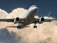 Airplane Horn Facts: विमानाला हॉर्न असतो का? असतो तर नेमका केव्हा वापरतात, त्याचा उपयोग काय? जाणून घ्या... - Marathi News | does the airplane a horn and how it works and why how it is used all you need to know | Latest jarahatke Photos at Lokmat.com