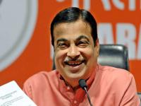 ...तर दरवर्षी लाखो जीव वाचणार; नितीन गडकरींचा कार कंपन्यांना मोलाचा सल्ला - Marathi News | Small cars too need adequate number of airbags to ensure safety says Union minister Nitin Gadkari | Latest auto Photos at Lokmat.com